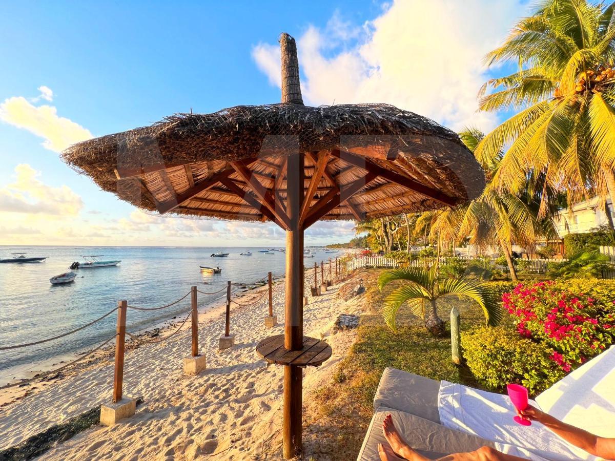 Caro'S Beachfront Trou-aux-Biches Exterior foto