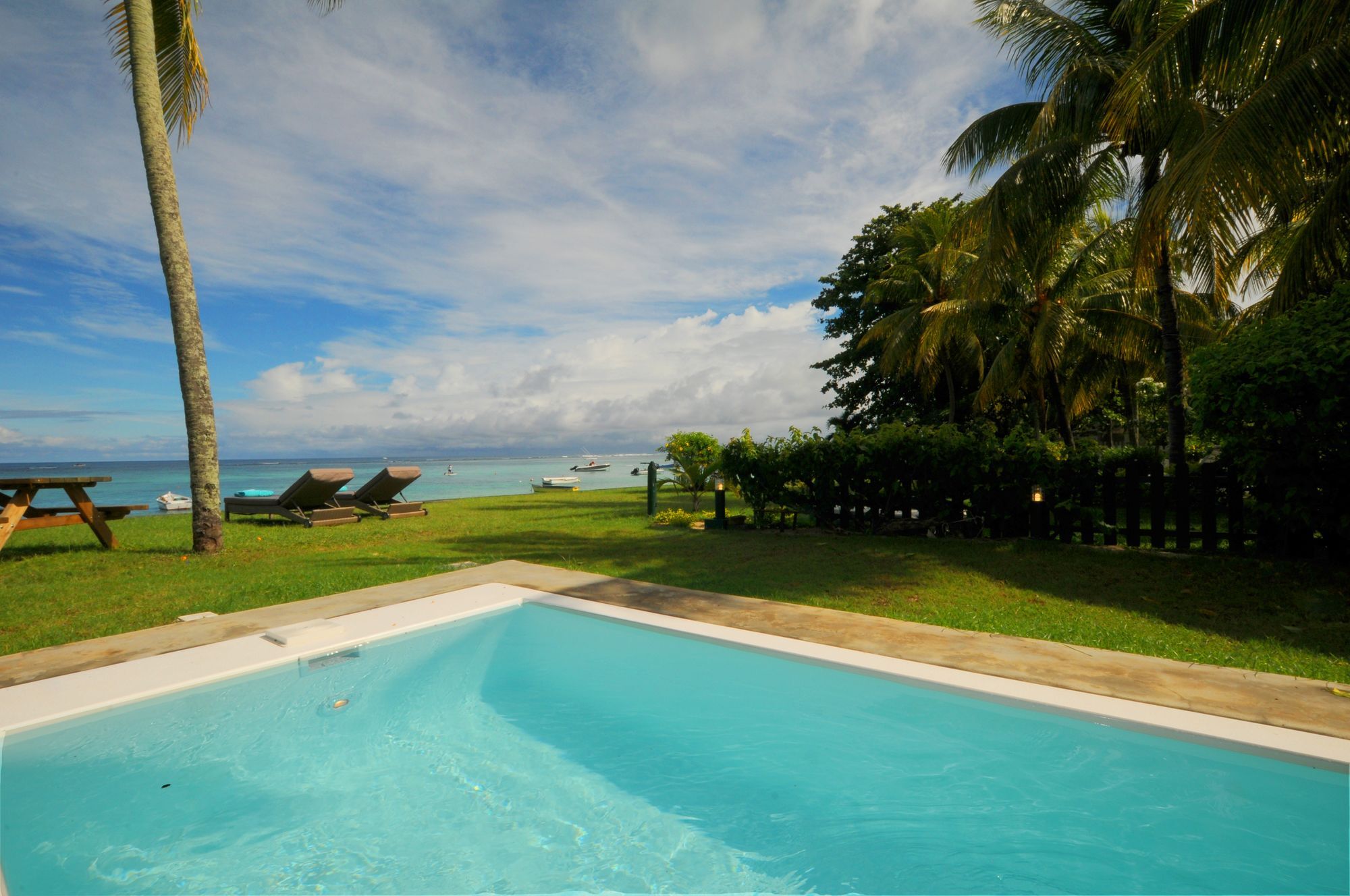 Caro'S Beachfront Trou-aux-Biches Exterior foto