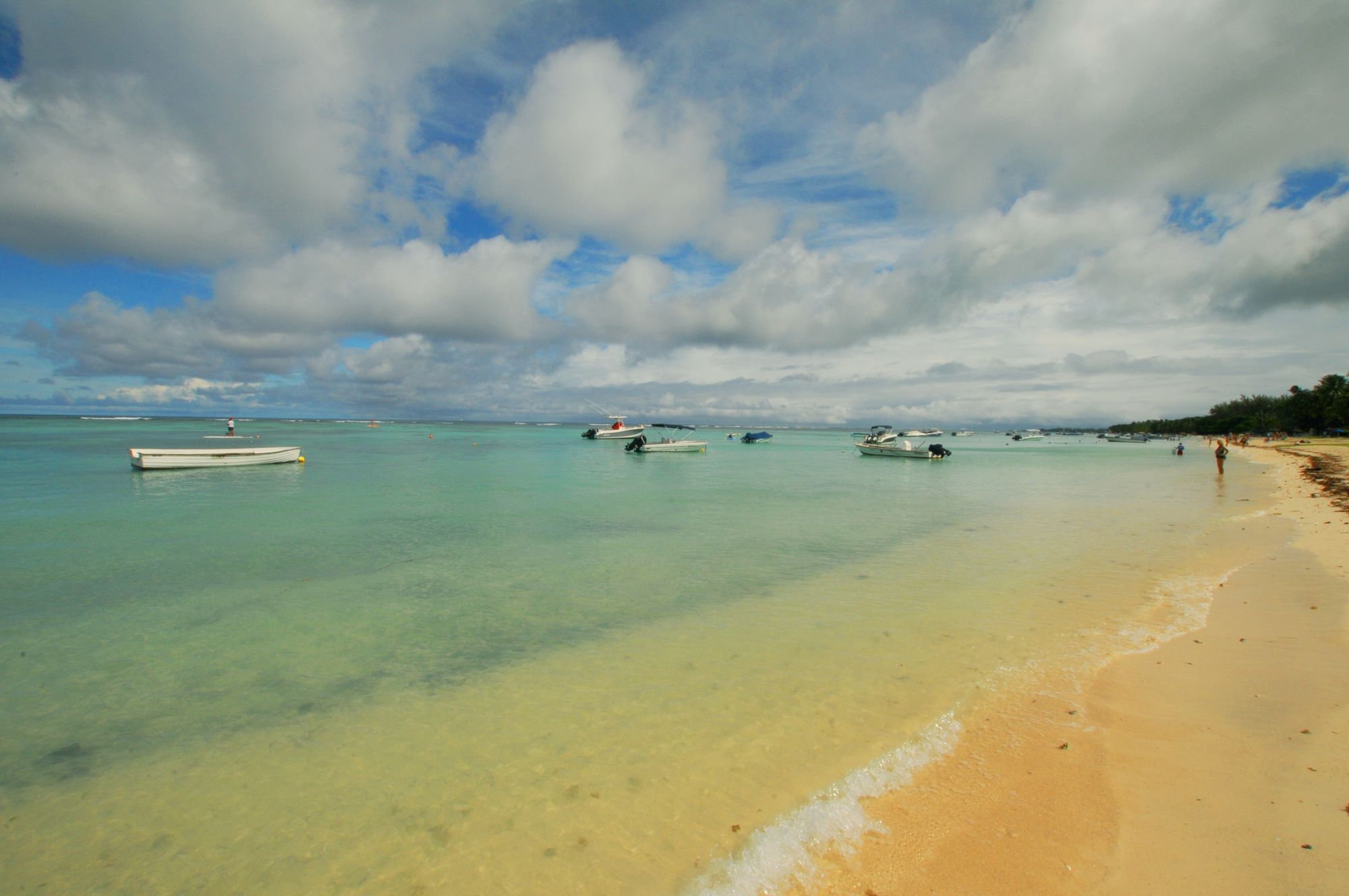 Caro'S Beachfront Trou-aux-Biches Exterior foto