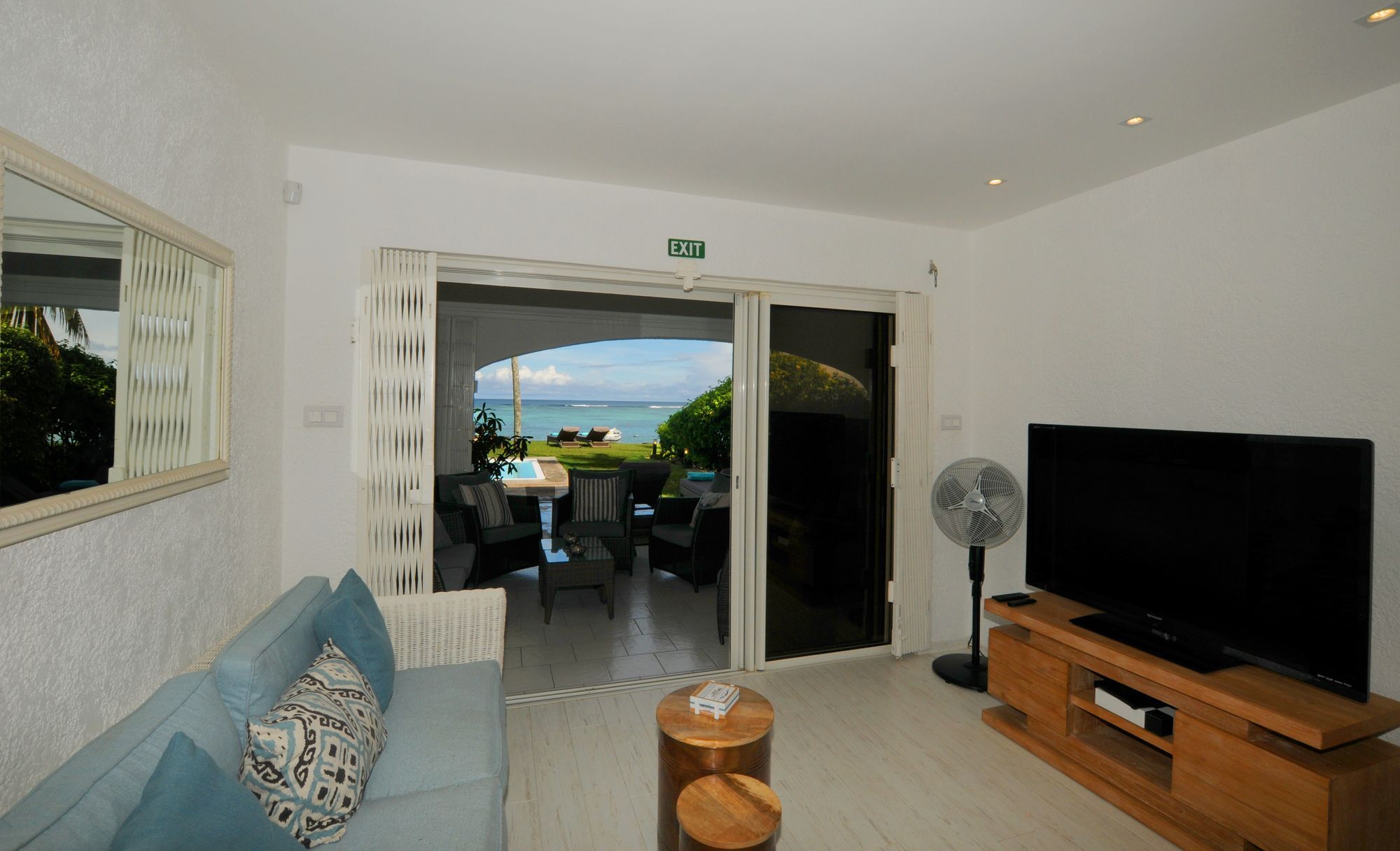 Caro'S Beachfront Trou-aux-Biches Exterior foto